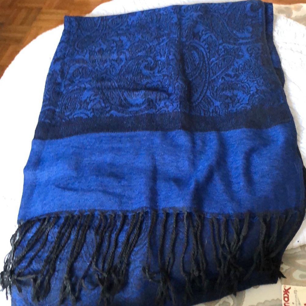 Black and blue pashmina scarf NWOT